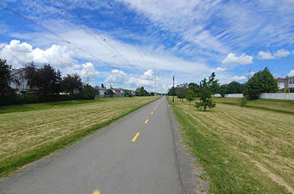 asphalte piste cyclable Ahuntsic
